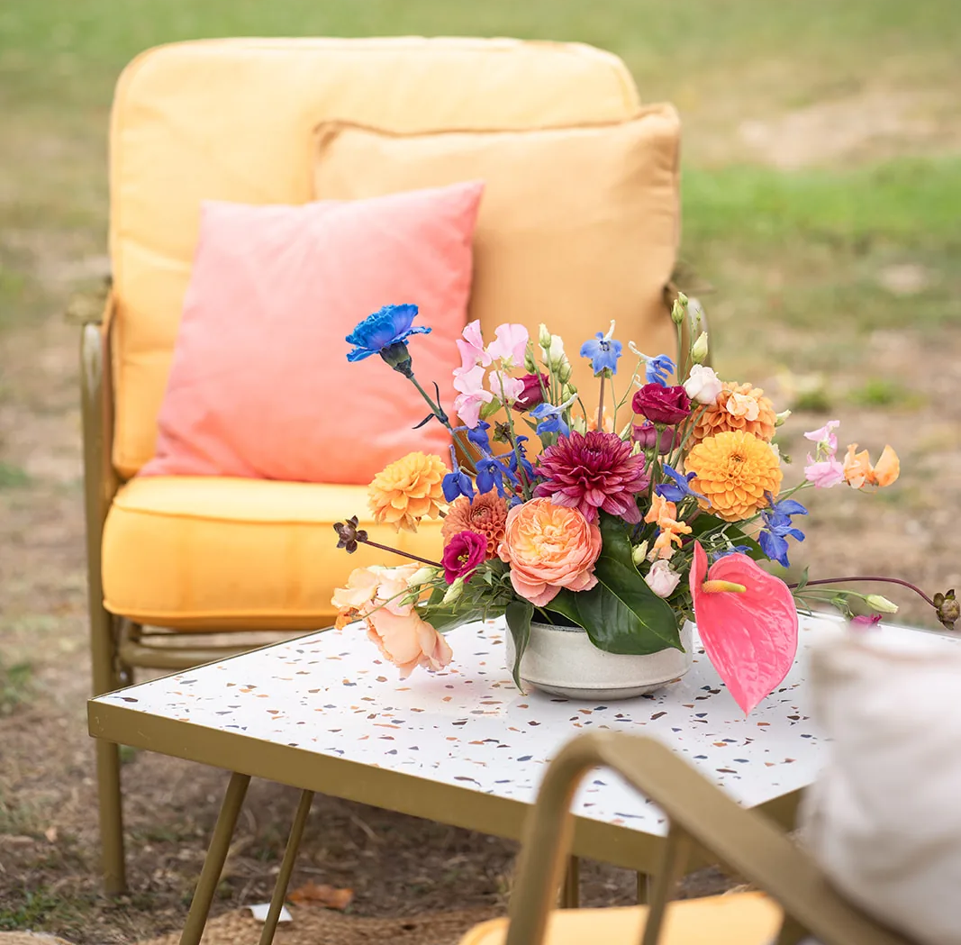 Décoration florale et scénographie colorée pour événement